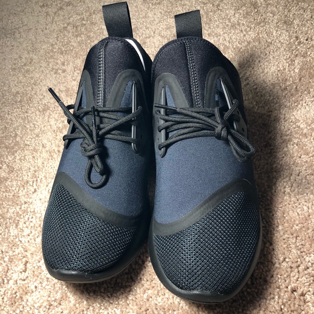 Nike size 9.5 Brand New never worn